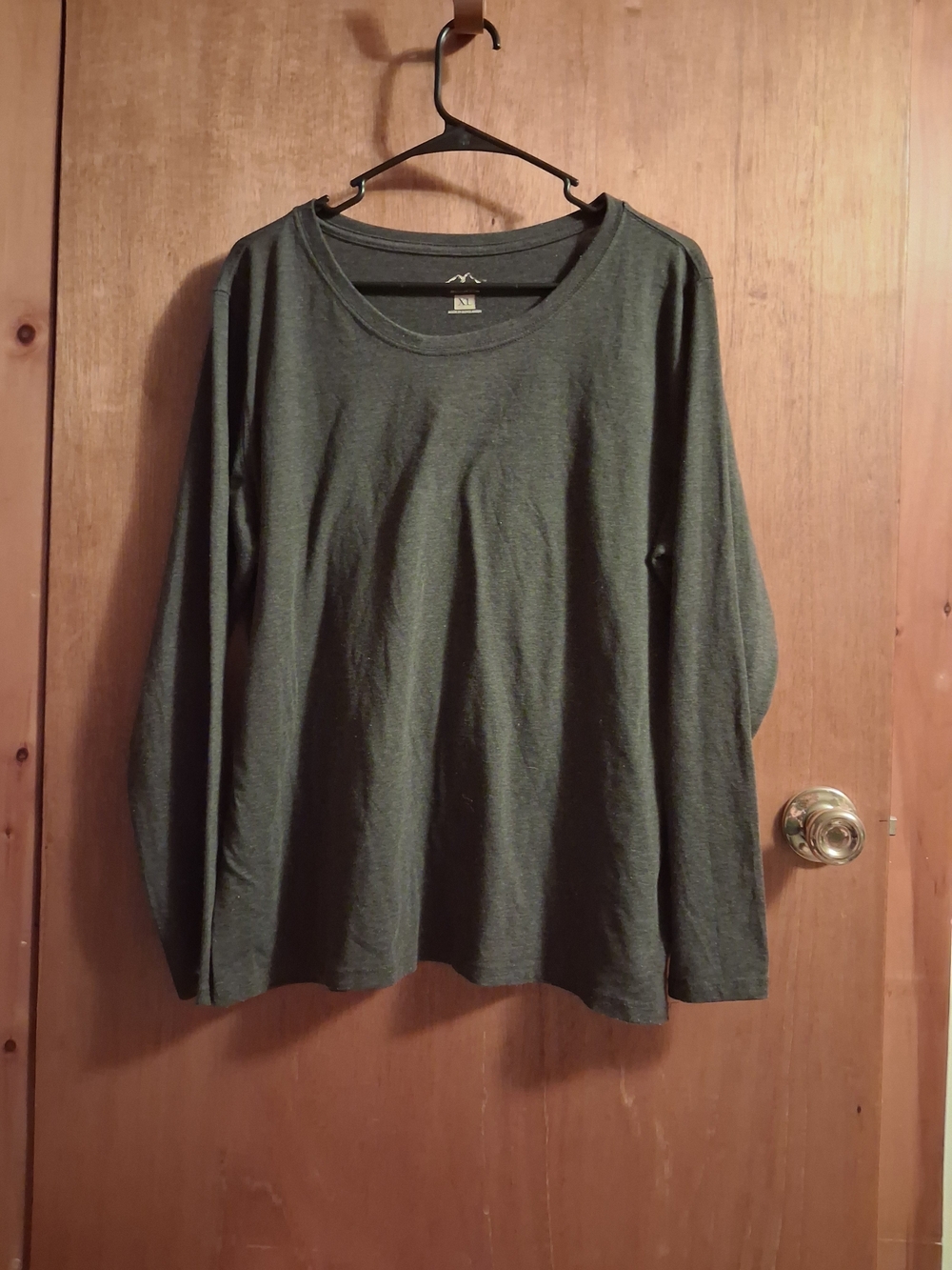 Long-Sleeve Crew Neck Tee in Dark Grey for Women